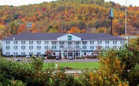 Quality Inn & Suites Conference Center Bellville Oh